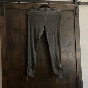 Easel leggings. Grey. Size large